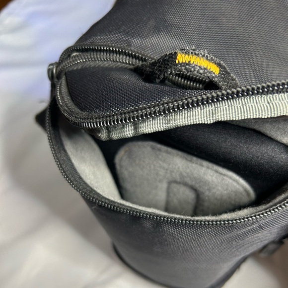 Case Logic DSLR Camera Case Semi Hard Protective Bag Lots of Pockets Sling - Picture 7 of 8